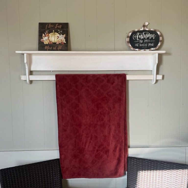 Farmhouse Style - Shelf with Quilt Rack - 2 Sizes