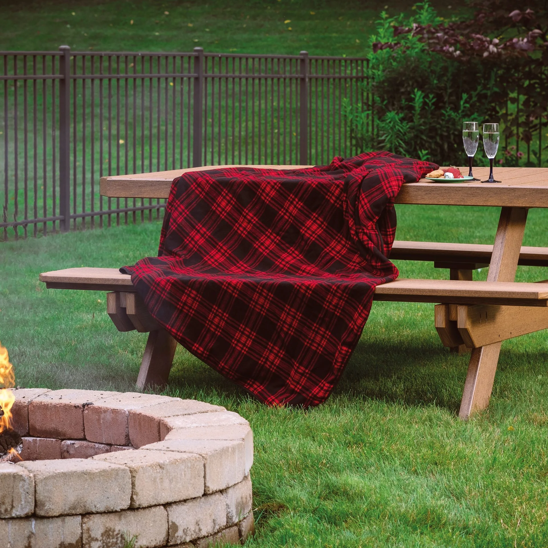Poly Lumber 6′ Picnic Table