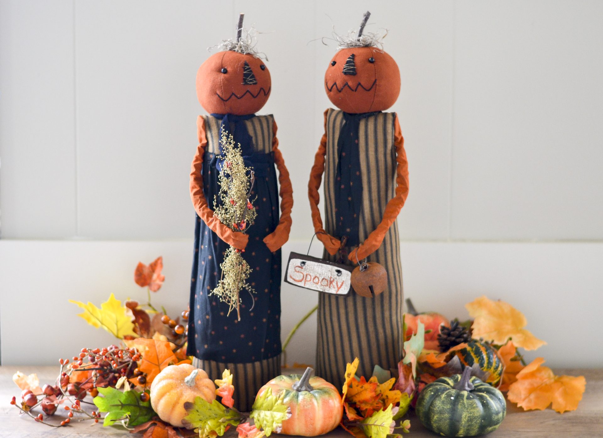 Rustic Pumpkin Couple