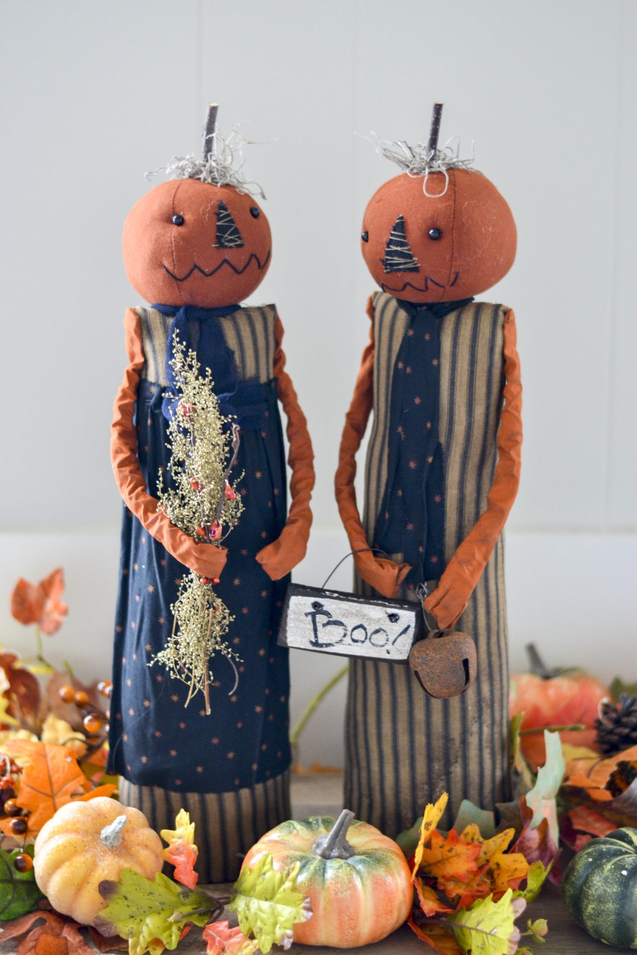 Rustic Pumpkin Couple