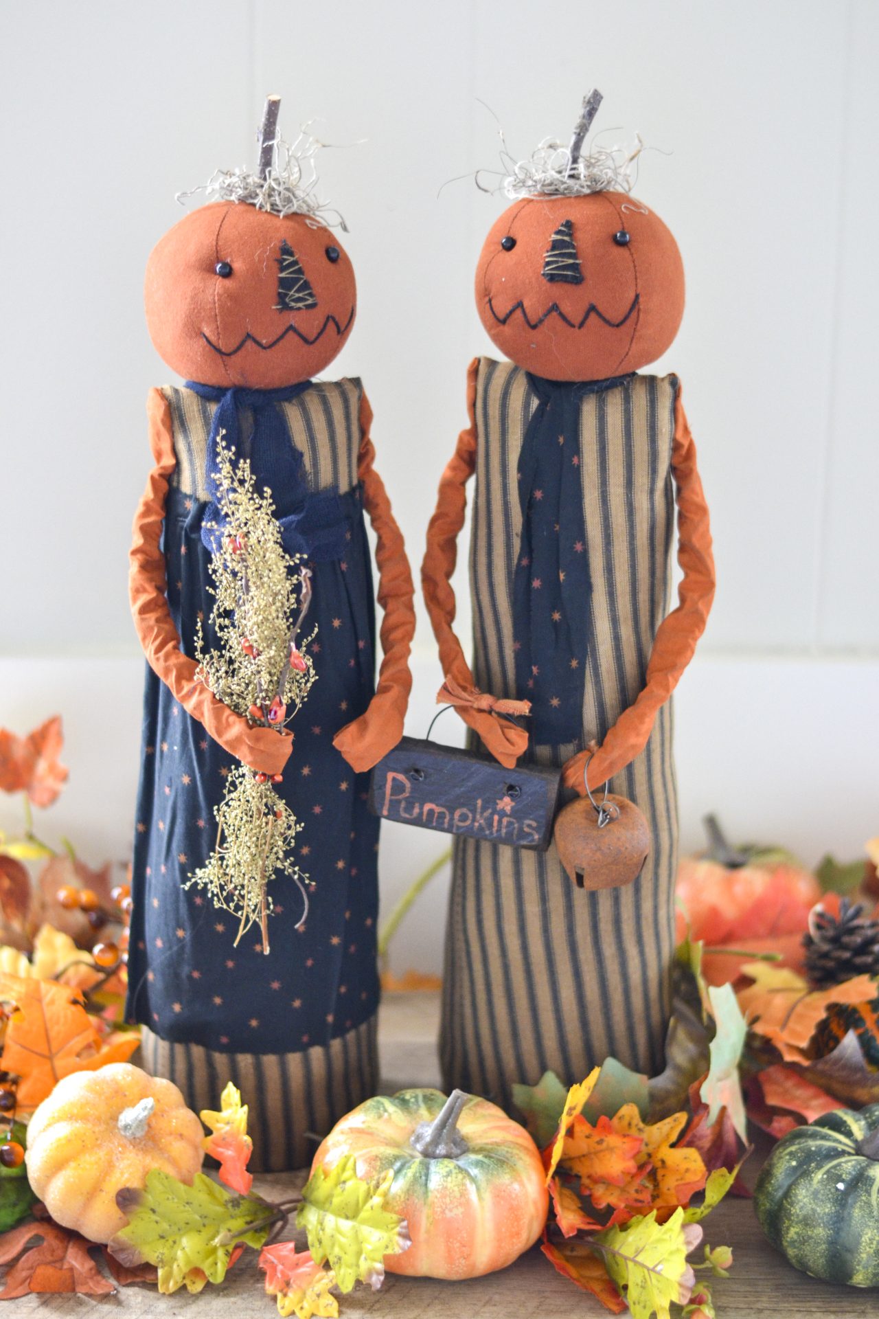 Rustic Pumpkin Couple