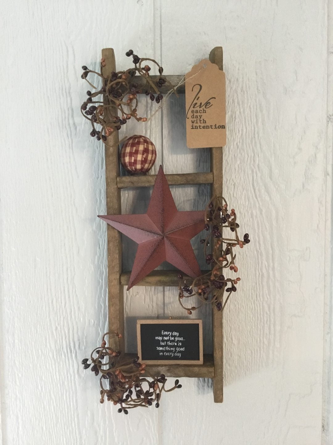 Small Decorative Tobacco Lath Lader with Star