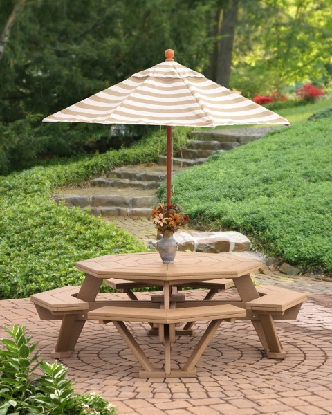 Outdoor Octagon Table in Poly Lumber