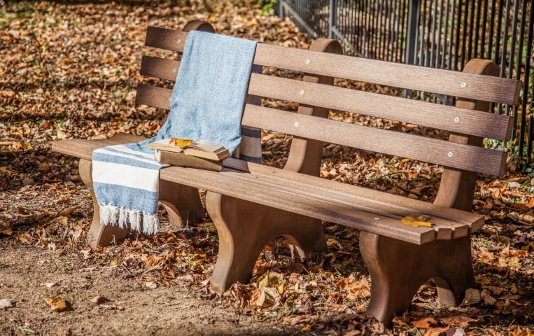 Outdoor Park Bench in Poly Lumber
