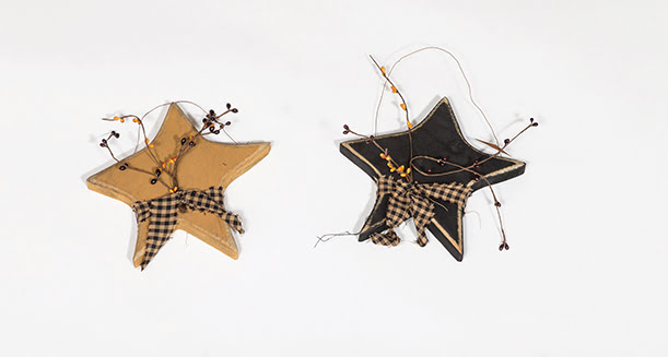Primitive Decorative Small Hanging Star with Berries